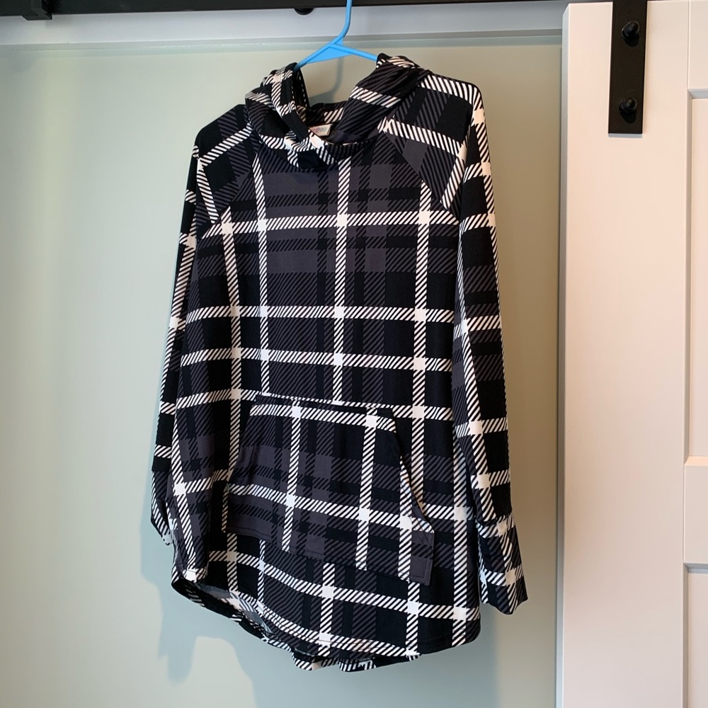 SOLD Lularoe legging material Amber